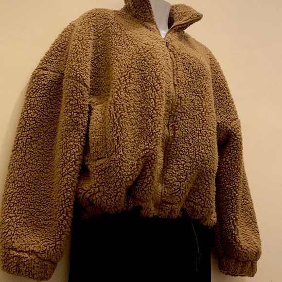 🍒BOGO🍒 Classic Cozy Teddy Bear Sherpa Full Zipper, Deep Pockets & Toggle straps - Picture 2 of 11